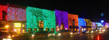 Main Street In Rochester Michigan During The Holidays I Lovvvve Christmas Time Holiday Lights Christmas Lights Outdoor Christmas