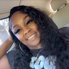 Ms. Roberson🤍🖤💗