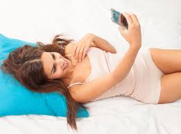 Women who post sexy photos to social media are seen as less competent |  Salon.com