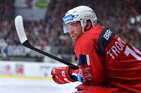 Последние твиты от drunk marek trončinský (@drunk_tron). Reprezentant Troncinsky Zaslapal Talent Kolik Bere Nejvetsi Parmen Extraligy Expres Cz