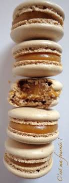 Macarons Caramel Beurre Sale Christophe Felder Pour 20 Macarons 75 G De Poudre D Amandes 75 G De Sucre Glace 2 Fois Recette Recette Macaron Macaron Caramel