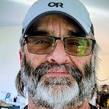 The story behind a pole with many staples