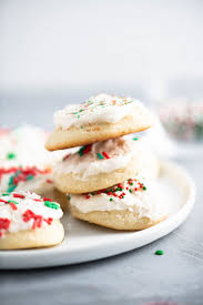 This easy take on italian christmas cookies will be an instant holiday classic thanks to pillsbury sugar cookie dough, a speedy glaze and festive candy sprinkles. Italian Christmas Cookies Meg S Everyday Indulgence