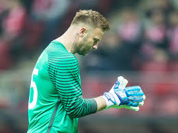 Wojciech kowalczyk (born 14 april 1972) is a polish retired footballer who played as a striker, currently working as a football expert. Wojciech Kowalczyk Uderza W Legie Warszawa Mocne Slowa O Arturze Borucu Super Express