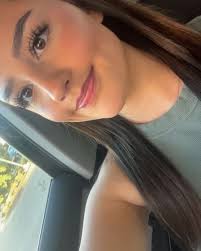 Hi! My name is Faith and i'm from Argyle, Texas! Arkansas is in my top 2  choices and i'm definitely leaning towards it right now. I'm majoring in  business. I love to