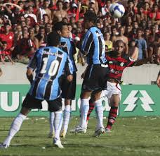 Esse jogo criou muitas histórias especiais. Hexa10anos Em 2009 Torcedor So Conseguiu Ingresso Na Torcida Do Gremio E Comemorou Com Rivais Do Inter
