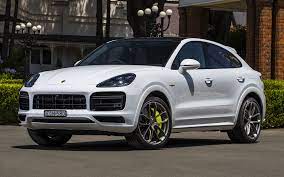 Most of the cayenne's model upgrades are about the powertrain, so the base car is pretty well equipped. 2020 Porsche Cayenne Turbo S E Hybrid Coupe Sportdesign Package Au Hintergrundbilder Und Wallpaper In Hd Car Pixel