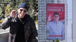 In 2013, a total of 11 singles claimed the top spot in 52 issues of. Tanggapan Arief Muhammad Soal Fotonya Yang Viral Terpampang Di Baliho Besar Ikuti Jejak Giring Tribunnews Com Mobile