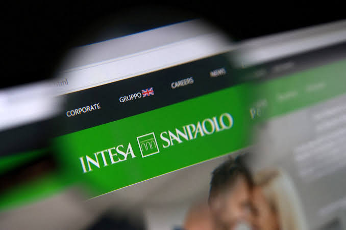 AI messaging scam costs Italy's top bank Intesa millions, sources say |  Reuters