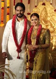 Bhavana Karthika Menon Wiki Lifestyle Family Age Husband Bio Bhavana Actress Flower Garland Wedding Indian Wedding Garland