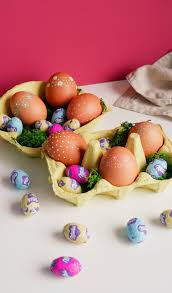 Chasse aux oeufs de pâques. Des Åufs Decores Aux Feutres Posca Pour Paques Atelier Fete Unique