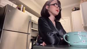 Home Alone with a MILF