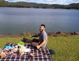 You can come with your kids to the park, and they can have fun feeding the ducks, playing in the jungle gym or with the netball courts found in the garden. Good Picnic Spot Picture Of Baroon Pocket Dam Montville Tripadvisor