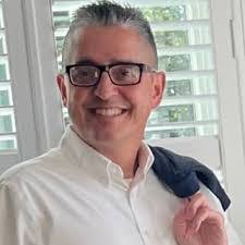 Karen Iseminger's Instagram, Twitter & Facebook