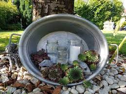 Es stehen 26 alte zinkwanne auf etsy zum verkauf, und sie kosten im durchschnitt 83,99 €. Bildergebnis Fur Zinkwanne Weihnachtlich Dekorieren Vorgarten Ideen Garten Deko Vorgarten