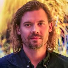 Lately, I've been trying to learn some new tools: Figma, Rive, and Cavalry,  and I'll be honest, it's hard. That's