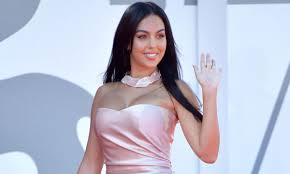 Jun 21, 2021 · la publicación de georgina rodríguez ha vuelto a ser un nuevo éxito en la red social. Amigas O Rivales El Comentario De Georgina Rodriguez A Antonela Roccuzzo Que Nadie Puede Creer Celebrities El Intransigente