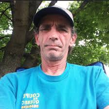 Stéphane Dumontet : Un Amoureux de la Pétanque au Service de la  Communauté** **Stéphane Dumontet** n'est pas seulement un joueur parmi tant  d'autres au boulodrome de Laval, c'est un véritable **amoureux de