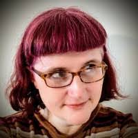 Holly Ayres's Instagram, Twitter & Facebook