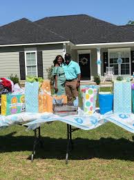 Drive Thru Baby Shower In 2020 Sprinkle Baby Shower Baby Shower Outdoor Baby Shower