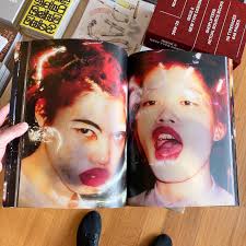 In Bloom materialised after Jean-Vincent Simonet first visited Japan in  September 2016. Nights spent in Tokyo and Osaka were an intoxicating  assault