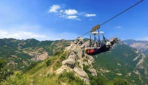 Viaggiare in italia percorsi luoghi da visitare montagne. Il Volo Dell Angelo Pietrapertosa E Castelmezzano Dal Filo Delle Meraviglie Ale In Travel