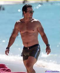 Mark Wahlberg Shows Off His Fit Hot Body in Barbados - Men Celebrities Site