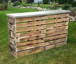 Une isolation thermique et acoustique performante. Faire Un Bar En Palette Pour Creer Un Espace De Vie Plus Convivial Patio En Palettes Bar En Palette Bar En Pierre