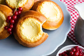Watruschka Russisches Hefeteiggeback Mit Vanille Quark Fullung Geback Rezepte Lecker