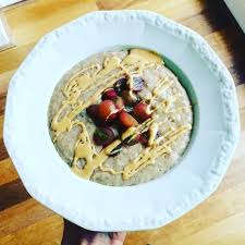 Porridge Mit Reisflocken Rezept Reisflocken Leckere Fruhstucksideen Lebensmittel Essen