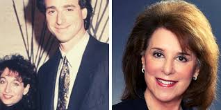 Il a été marié à sherri kramer saget de 1982 à 1997 avec laquelle il a eu trois filles : Sherri Kramer Wiki Age Height Husband Kids Net Worth Family Bio