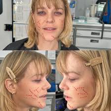 Uncle Drew's beard! This is a silicone bust, everything's been hand-punched  by myself @the_sortarican did the beard styling and the brutal thing of  chopping at along with sculpting final sculpting and paint