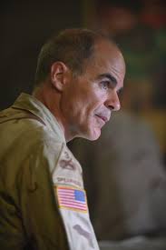 Actors take 'Long Road' in portraying troops, family