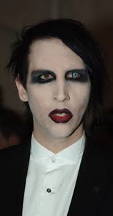 Evan rachel wood has said she was forced to file a police report last year after allegedly learning that marilyn manson's wife lindsay usich was 'conspiring' to release photos of her when she was. Marilyn Manson Biography Imdb