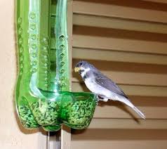 Recycling Von Kunststoffflaschen Fur Vogelfutterhauschen Kreative Ideen Fur Recycling Kunsthandwerk Upcycling Blog Recycled Crafts Kids Bird Feeders Recycle Plastic Bottles