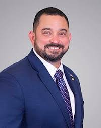 Steve Vergara's Instagram, Twitter & Facebook