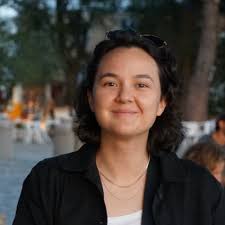 Ali Young (@alialiold)