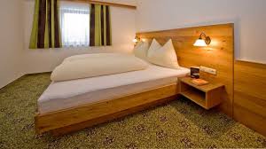 Haus sonnenseite unser gemütliches, sehr gepflegtes, familienfreundliches haus liegt am südlichen dorfrand von serfaus mit traumhaften blick in die umliegende bergwelt. Sonnenplateau Serfaus