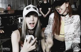 Images tagged blackpink in your area. Gif Chaelisa Blackpink Blackpink Photos Kpop Girls