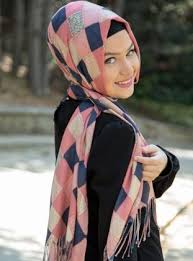 Geometrik Desenli Sal Modelleri Moda Moda Stilleri Giyim