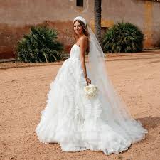 Get the best deals on ball gown wedding dresses with long trains and save up to 70% off at poshmark now! 26 Best Princess And Ball Gown Wedding Dresses Of 2021