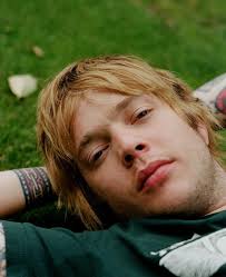 This man makes a guitar speak! 🎸 What's your go-to Billy Strings jam?