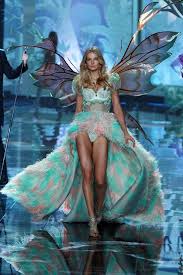 Mihalik enikő gyerekkori fotója mindannyiunknak reményt ad. Mihalik Eniko A 2014 Es Victoria S Secret Show N Exkluziv