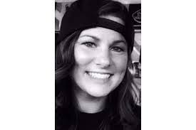 Lauri Frank's Instagram, Twitter & Facebook