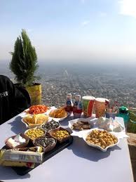 Mohammed Lu - رحلة الى جبل قاسيون و بلودان وغداء بمطعم... | Facebook