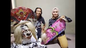 Create my clan logo now follow us follow us on social networks and be the first to know about. Kantil Putih Barongan Sakral Sesaji Kidung Pamungkas Joni Tatto Barongan Puteh Ndadi Youtube