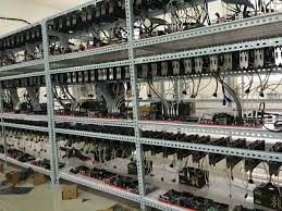 Bitcoin mining began as a well paid hobby for early adopters who had the chance to earn 50 btc every 10 minutes, mining from their bedrooms. There Are Thousands Of Mining Farm Like This Which Mine Eth With Gpu Mining Rig Bitcoinmining