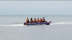 Tidak butuh teknik membuat kue yang rumit atau bahan yang sulit ditemukan. Banyak Fasilitas Di Pantai Batakan Tanahlaut Salahsatunya Banana Boat Halaman All Banjarmasinpost Travel