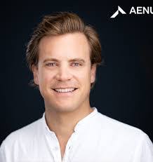 Sharon Specht's Instagram, Twitter & Facebook