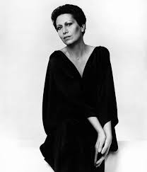 Elsa peretti was born on may 1, 1940, in florence, italy, the youngest daughter of ferdinando peretti, who founded anonima petroli italiana, a major oil company, and maria luisa (pighini) peretti. In Memoriam Elsa Peretti 1940 2021 Wallpaper